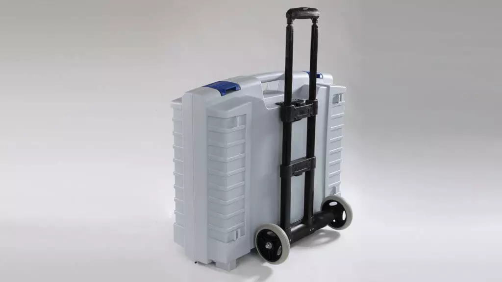 HEAVY-Koffer-silbergrau-mit-montiertem-Trolley-1024x576-1